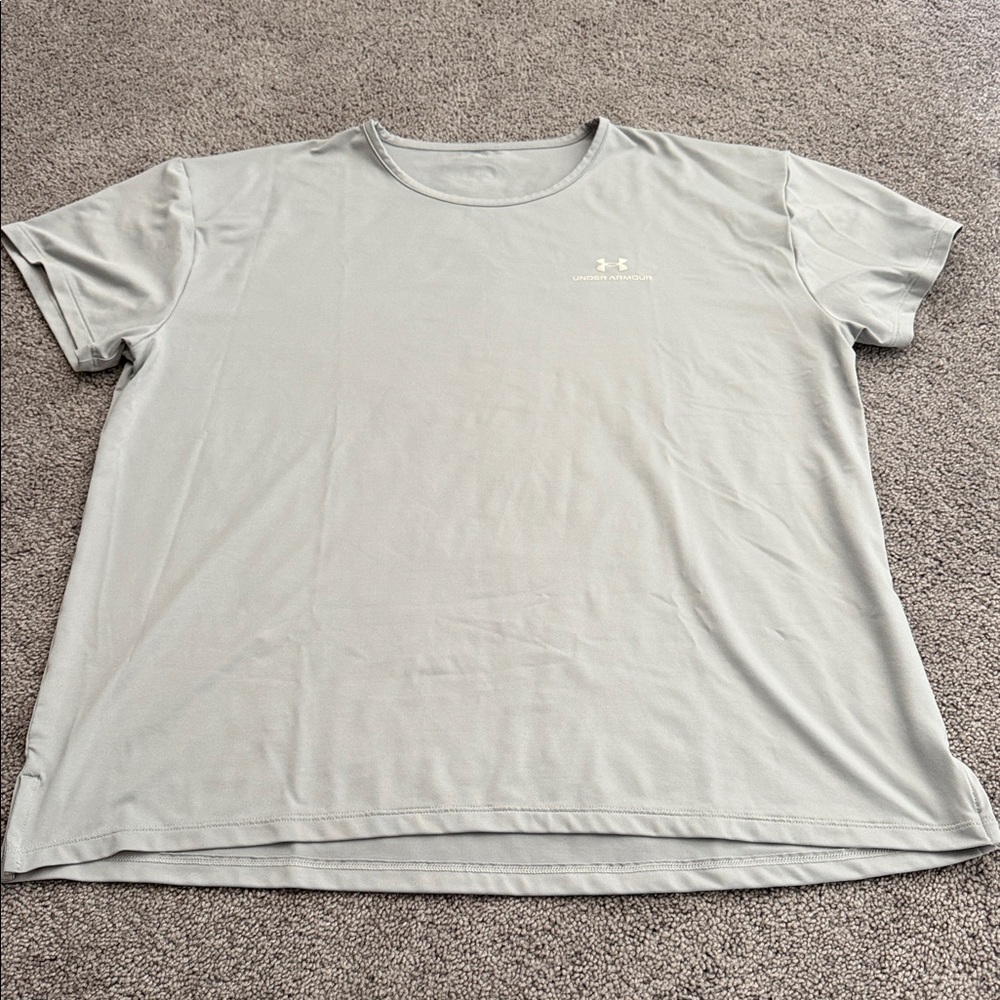 Women’s Under Armour Tee!